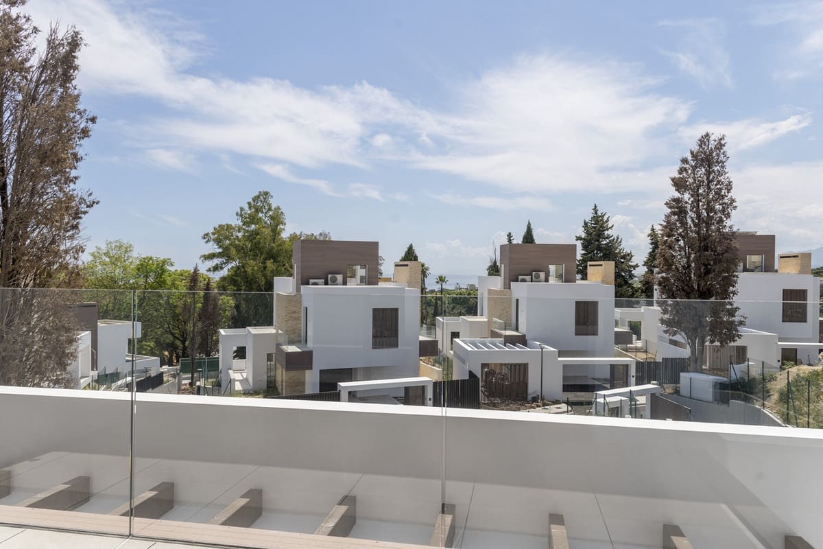4 slaapkamer Villa te koop in Marbella - € 4.200.000 (Ref: 9077243)