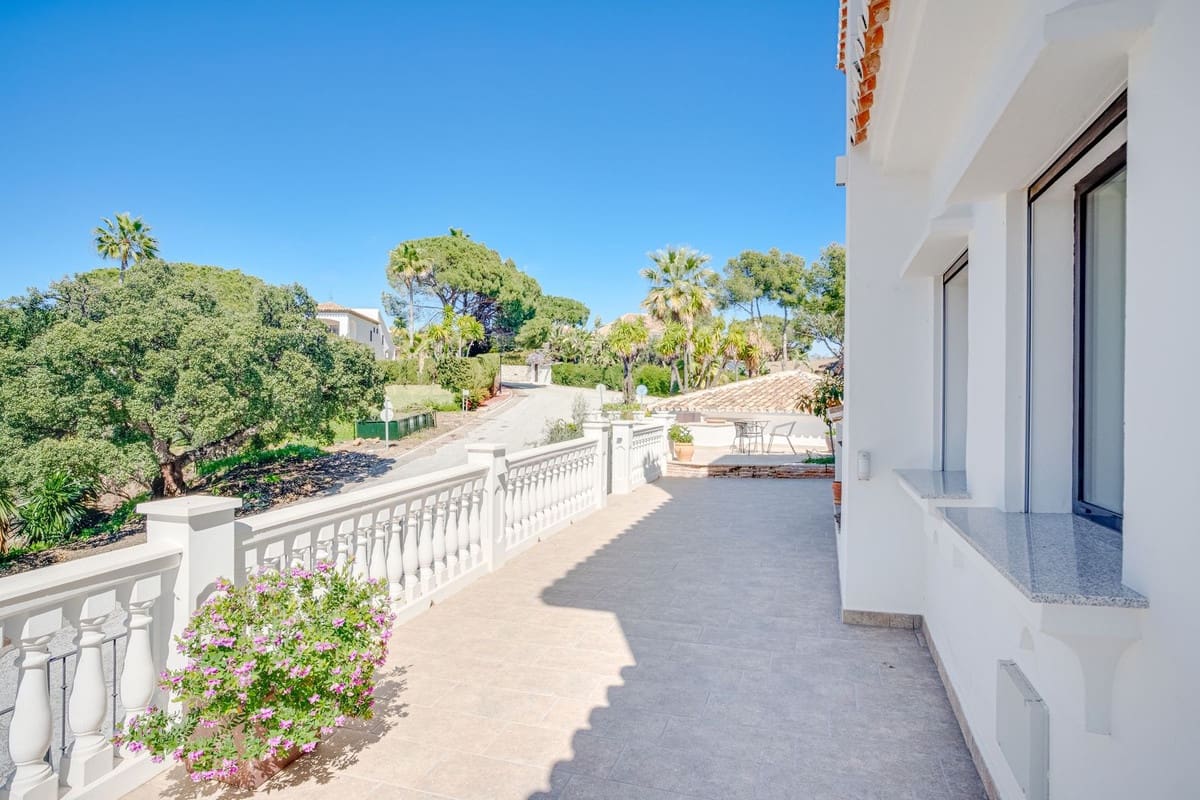 3 slaapkamer Villa te koop in Elviria met garage - € 3.750.000 (Ref: 9077247)