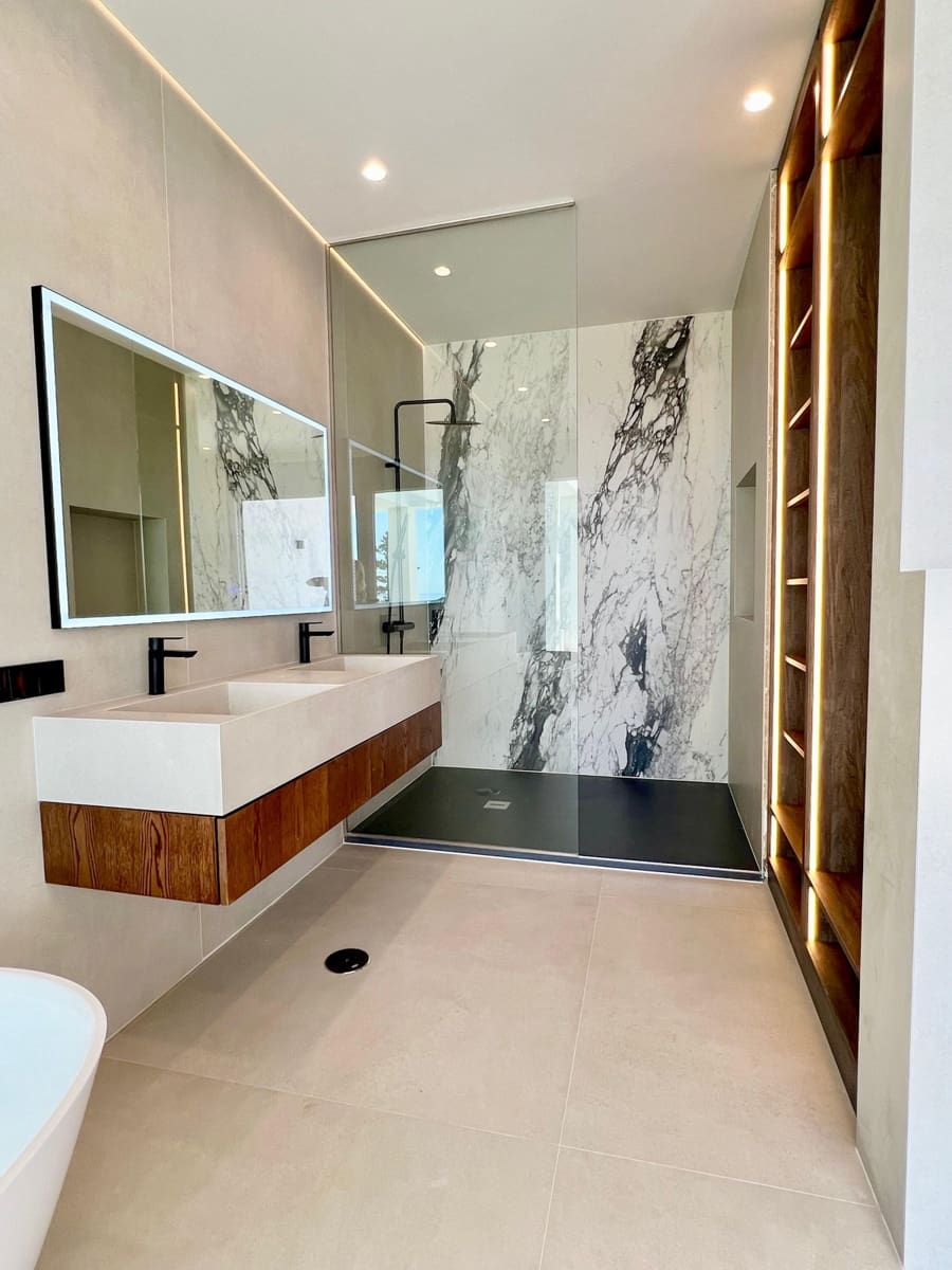 4 bedroom Villa for sale in Marbella - € 3,899,000 (Ref: 9077248)