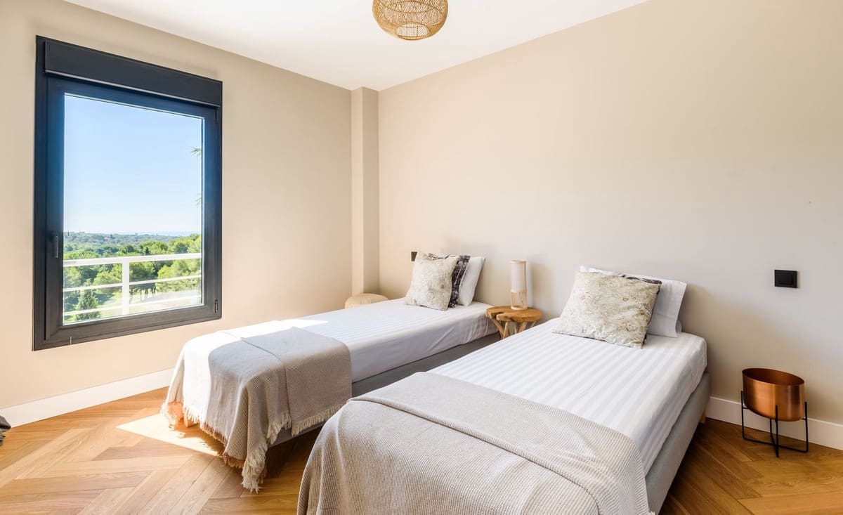 7 sypialnia Willa na sprzedaż w Elviria z garażem - 3 790 000 € (Ref: 9077249)