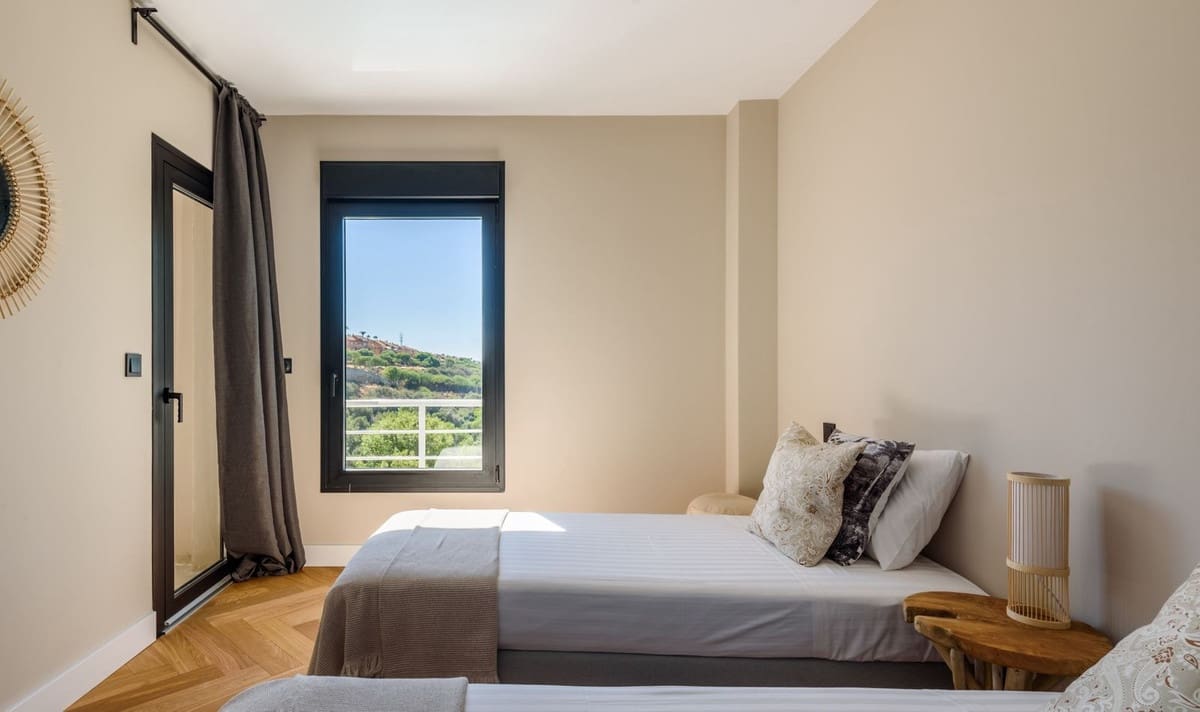 7 sypialnia Willa na sprzedaż w Elviria z garażem - 3 790 000 € (Ref: 9077249)