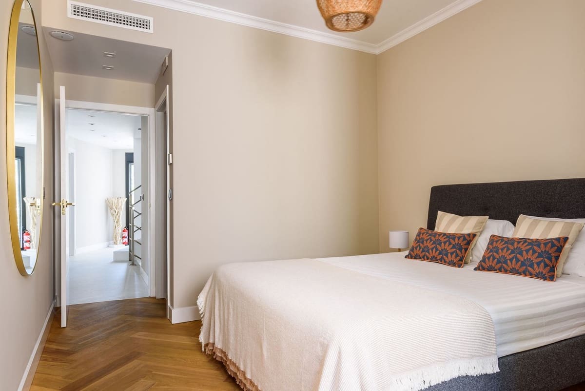 7 sypialnia Willa na sprzedaż w Elviria z garażem - 3 790 000 € (Ref: 9077249)