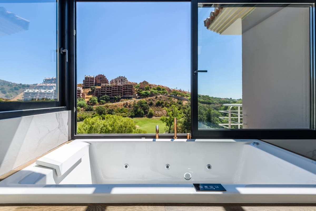 7 sypialnia Willa na sprzedaż w Elviria z garażem - 3 790 000 € (Ref: 9077249)