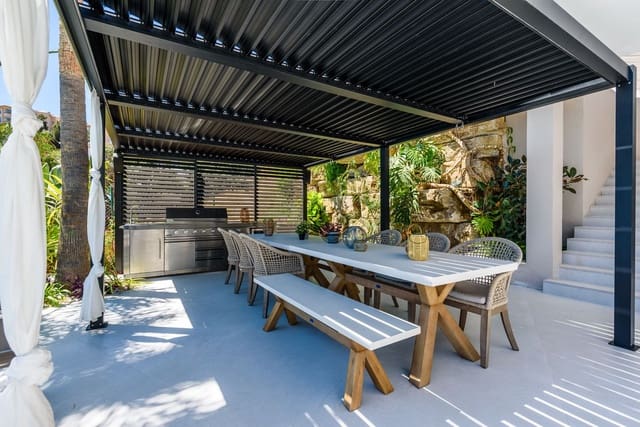 7 sypialnia Willa na sprzedaż w Elviria, Marbella z garażem - 3 790 000 € (Ref: 9077249)