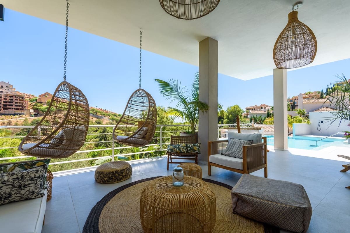 7 sypialnia Willa na sprzedaż w Elviria z garażem - 3 790 000 € (Ref: 9077249)