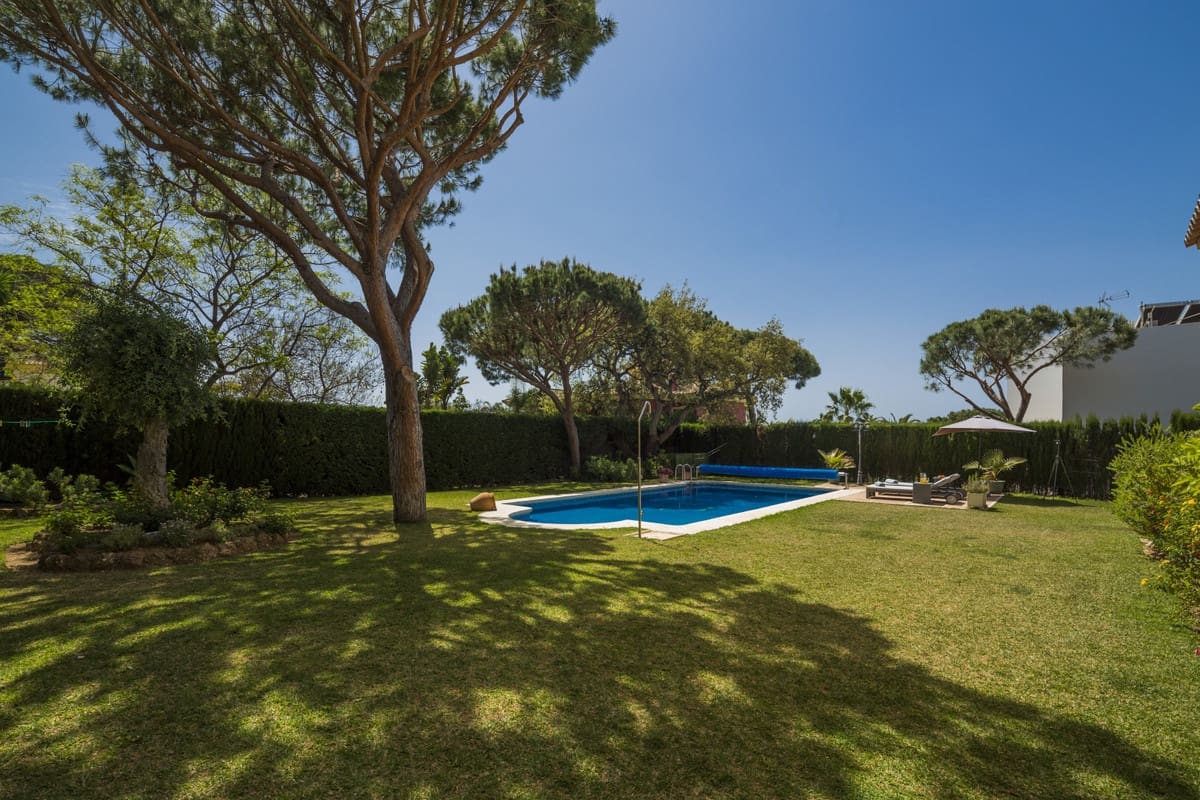4 sovrum Villa till salu i Elviria med garage - 2 440 000 € (Ref: 9077254)