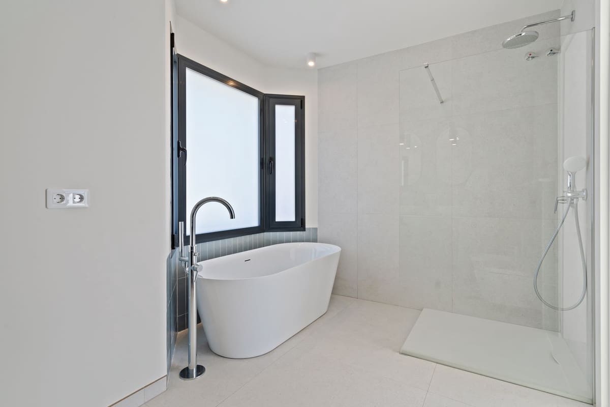 Chalet de 4 habitaciones en Elviria en venta - 2.290.000 € (Ref: 9077255)