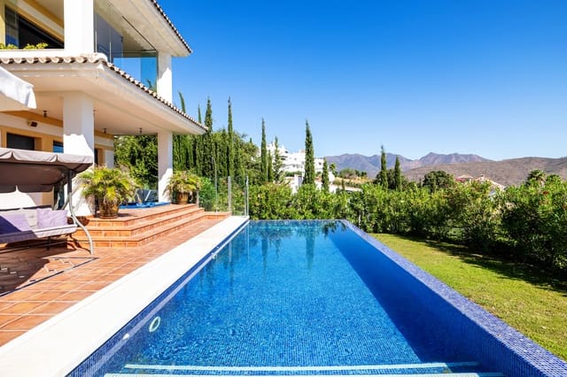 Chalet de 5 habitaciones en Marbella en venta - 2.245.000 € (Ref: 9077258)