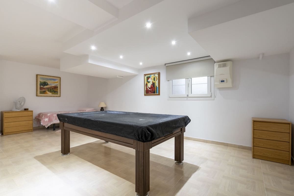 Chalet de 5 habitaciones en Elviria en venta con garaje - 1.995.000 € (Ref: 9077259)