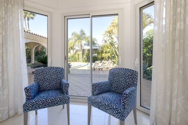 Chalet de 5 habitaciones en Elviria, Marbella en venta con garaje - 1.995.000 € (Ref: 9077259)