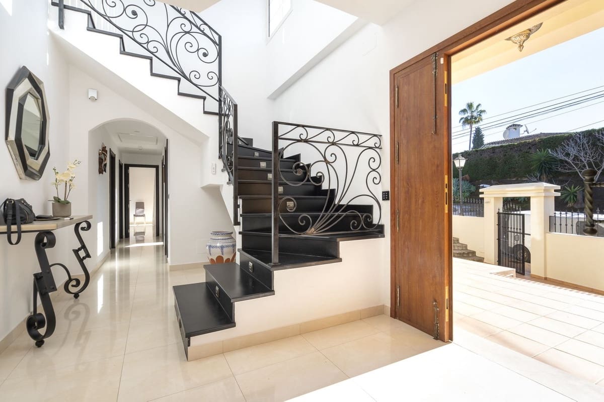 Chalet de 5 habitaciones en Elviria en venta con garaje - 1.995.000 € (Ref: 9077259)