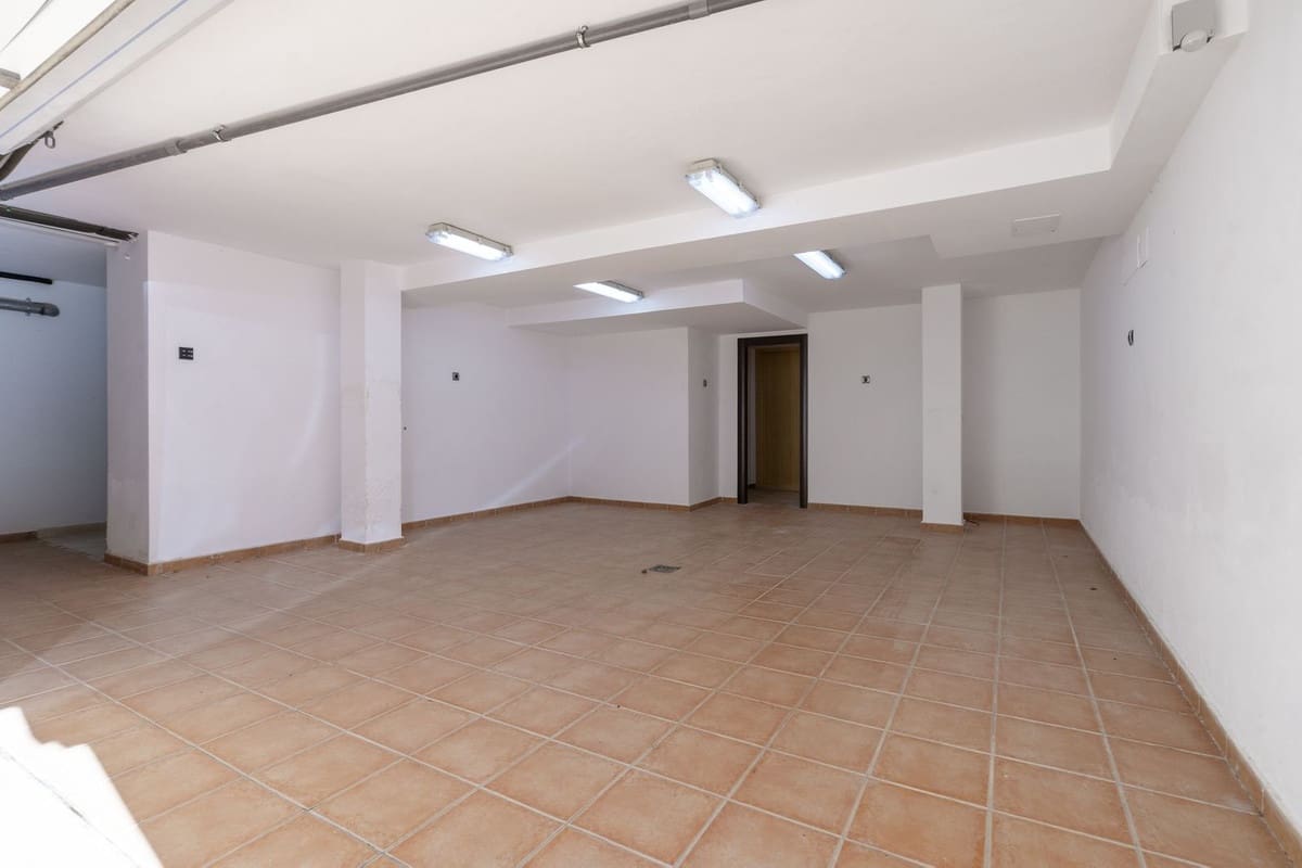 Chalet de 5 habitaciones en Elviria en venta con garaje - 1.995.000 € (Ref: 9077259)