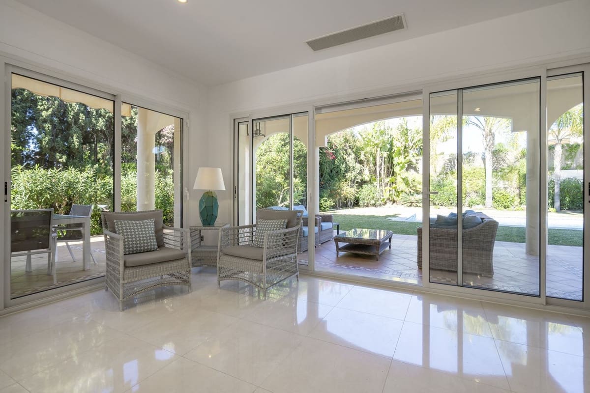 Chalet de 5 habitaciones en Elviria en venta con garaje - 1.995.000 € (Ref: 9077259)