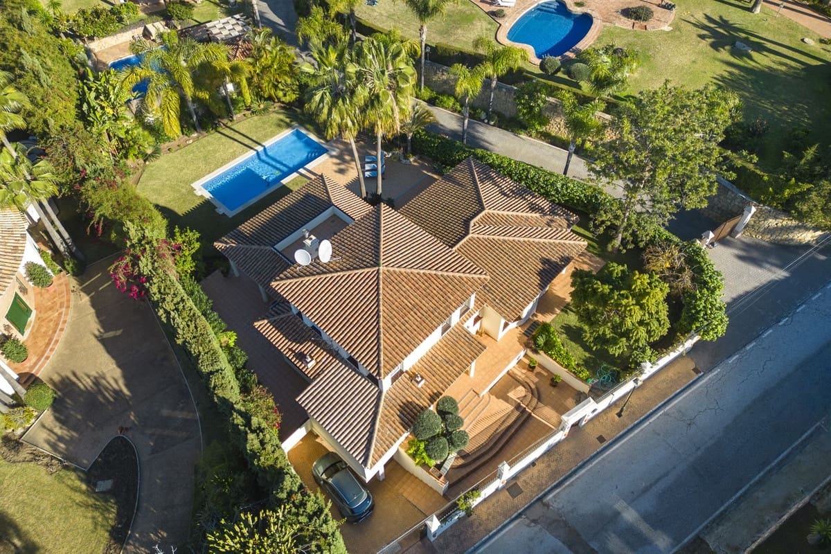 Chalet de 5 habitaciones en Elviria en venta con garaje - 1.995.000 € (Ref: 9077259)