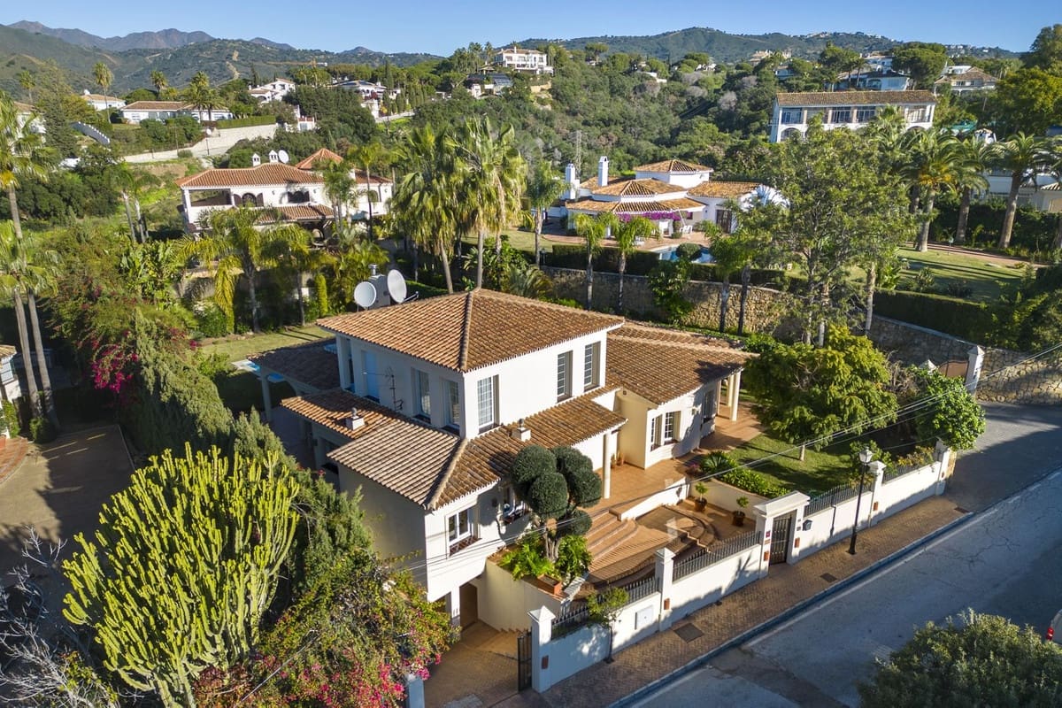 Chalet de 5 habitaciones en Elviria en venta con garaje - 1.995.000 € (Ref: 9077259)