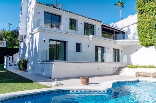 4 bedroom Villa for sale in Marbella with garage - € 1,780,000 (Ref: 9077262)