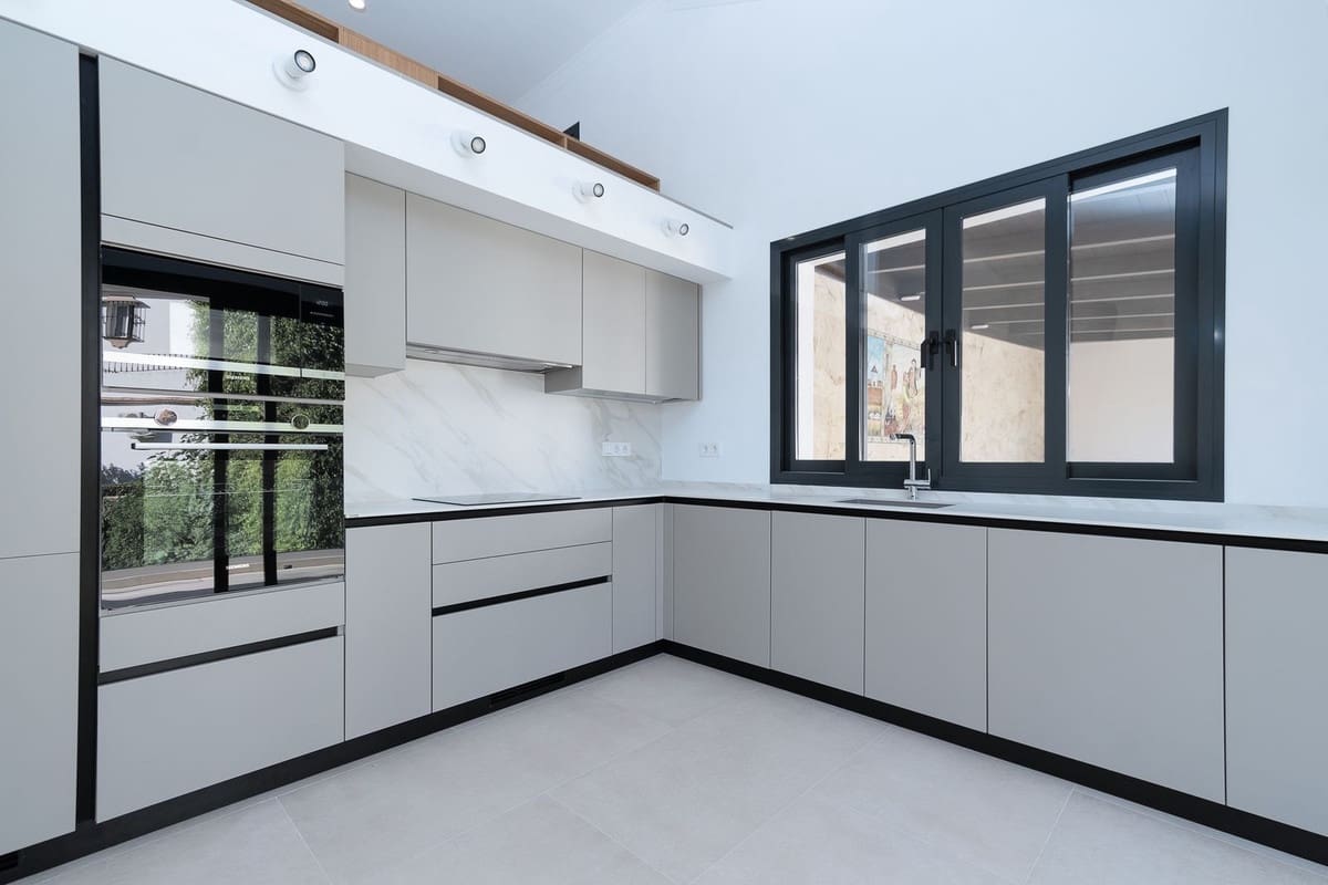 4 chambre Villa/Maison à vendre à Marbella avec garage - 1 780 000 € (Ref: 9077262)