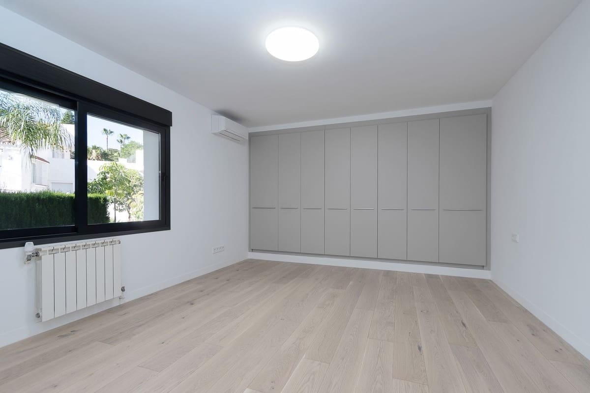 4 chambre Villa/Maison à vendre à Marbella avec garage - 1 780 000 € (Ref: 9077262)