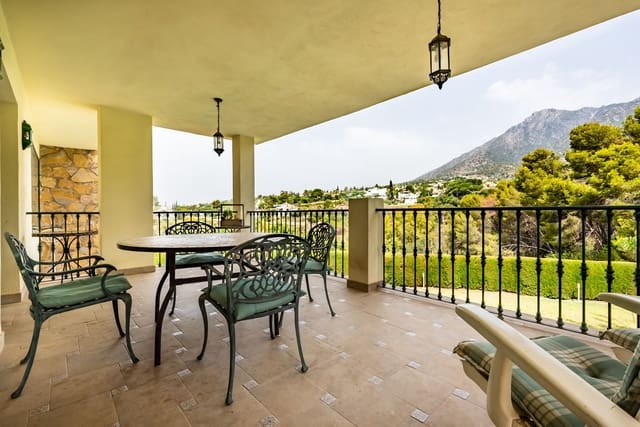 6 soverom Villa til salgs i Marbella med garasje - € 1 950 000 (Ref: 9077263)