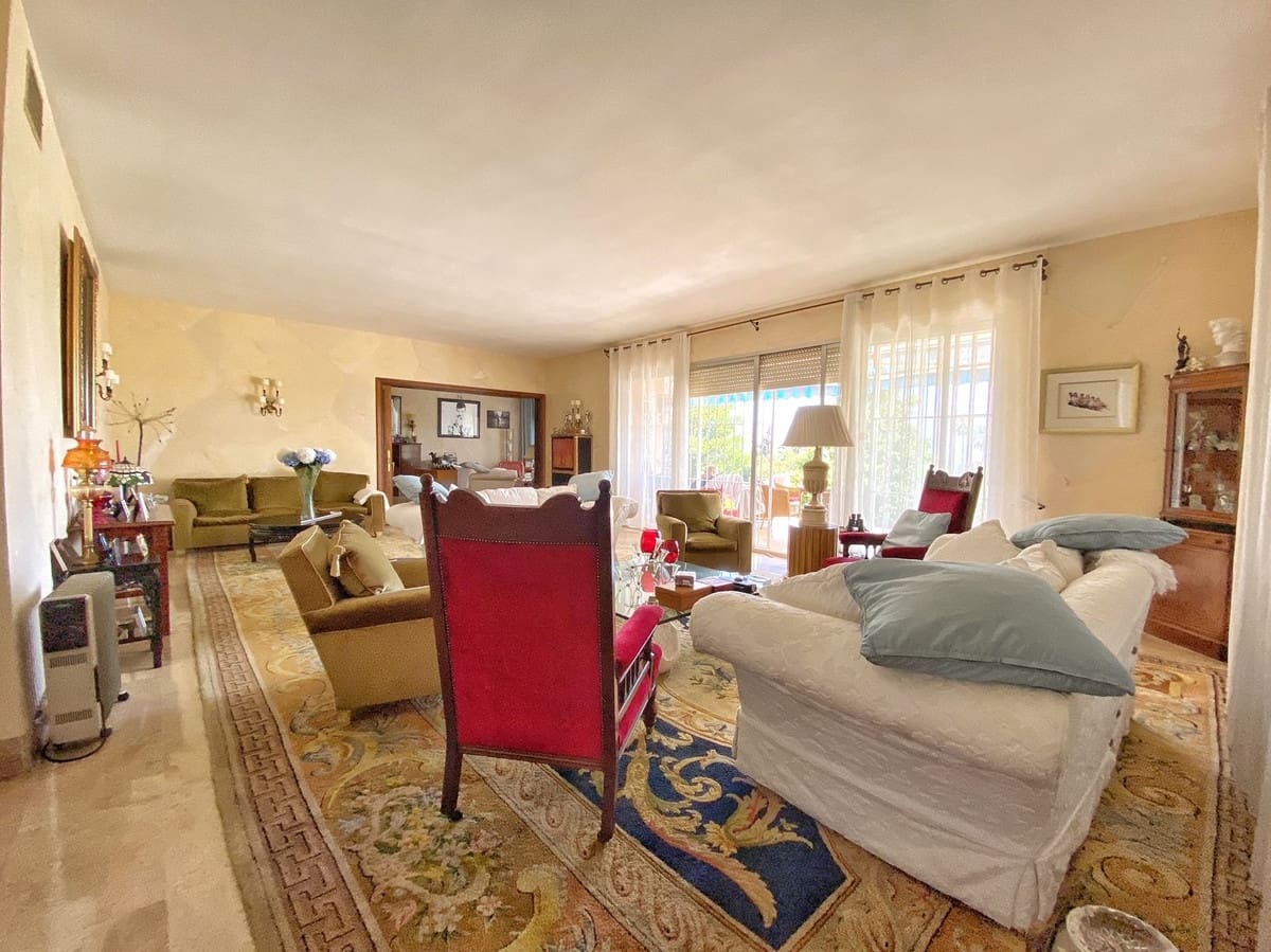 4 chambre Villa/Maison à vendre à Marbella - 1 600 000 € (Ref: 9077267)