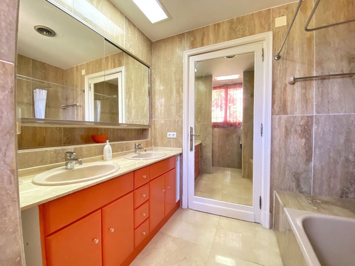 4 chambre Villa/Maison à vendre à Marbella - 1 600 000 € (Ref: 9077267)