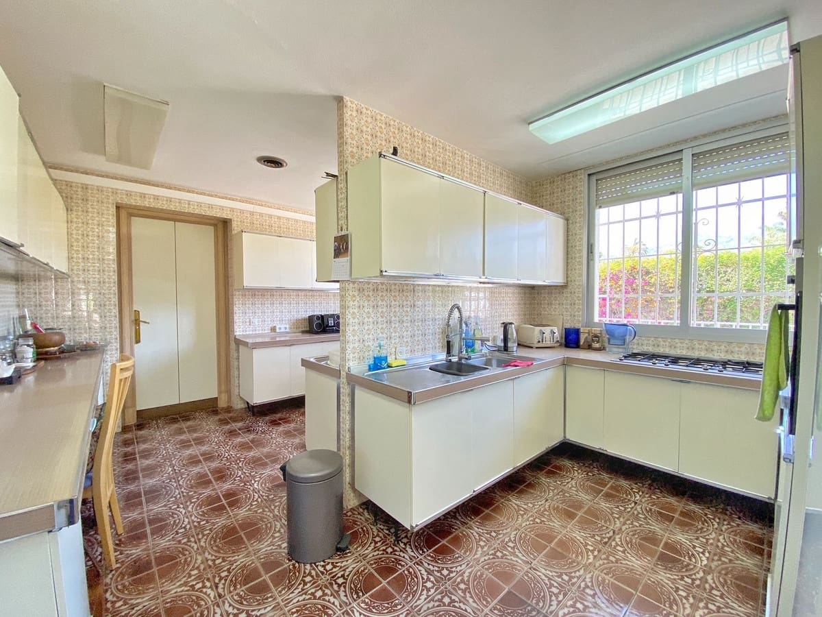 4 Zimmer Villa zu verkaufen in Marbella - 1.600.000 € (Ref: 9077267)