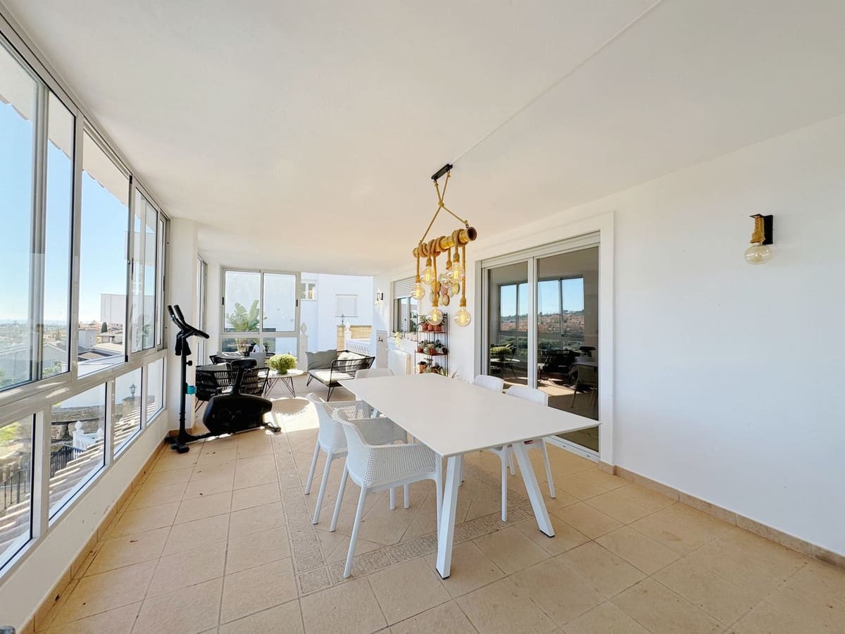 8 bedroom Villa for sale in Elviria with garage - € 1,450,000 (Ref: 9077269)
