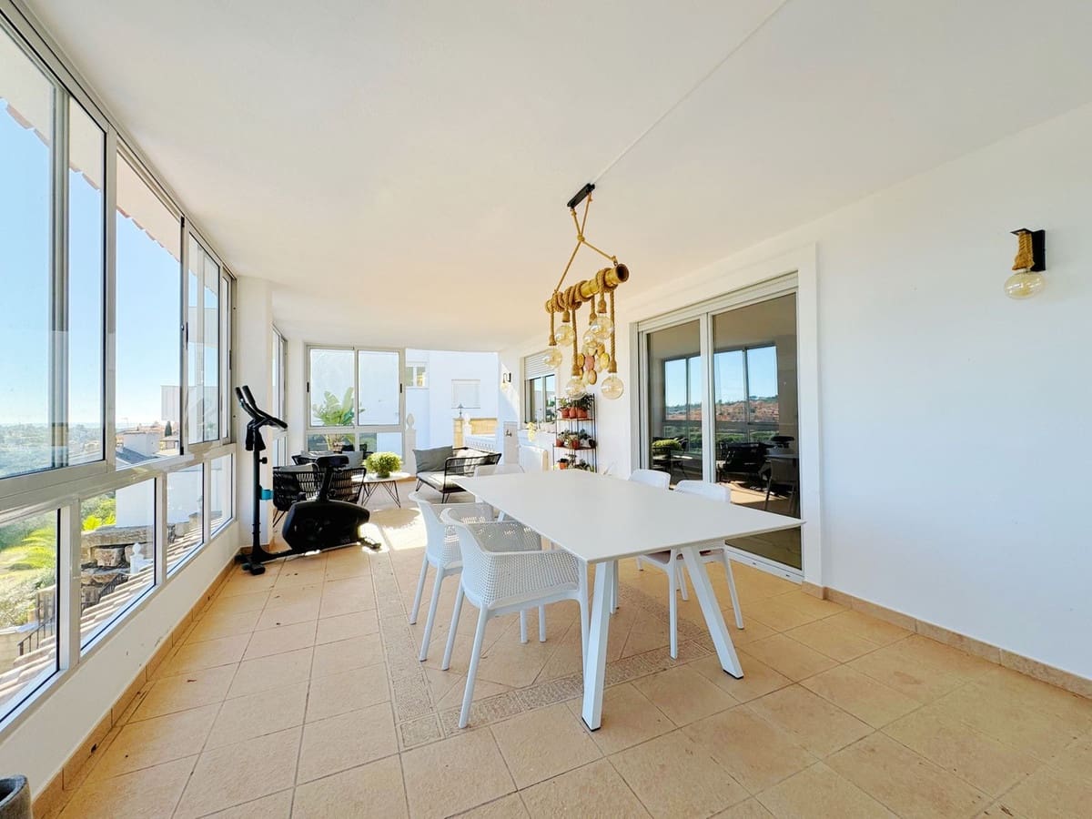 8 bedroom Villa for sale in Elviria with garage - € 1,450,000 (Ref: 9077269)