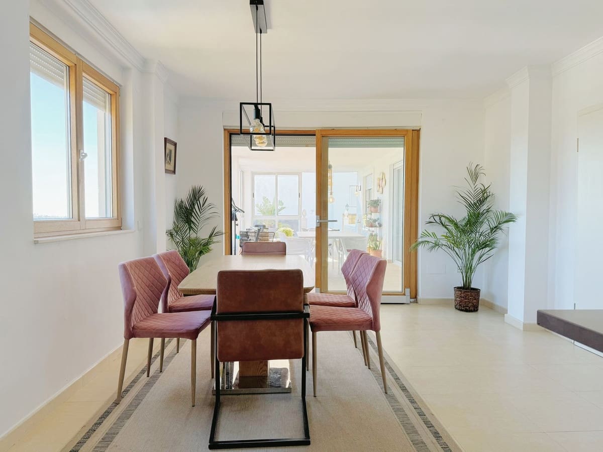 8 bedroom Villa for sale in Elviria with garage - € 1,450,000 (Ref: 9077269)