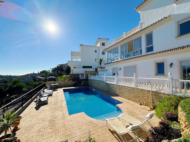 8 bedroom Villa for sale in Elviria, Marbella with garage - € 1,450,000 (Ref: 9077269)