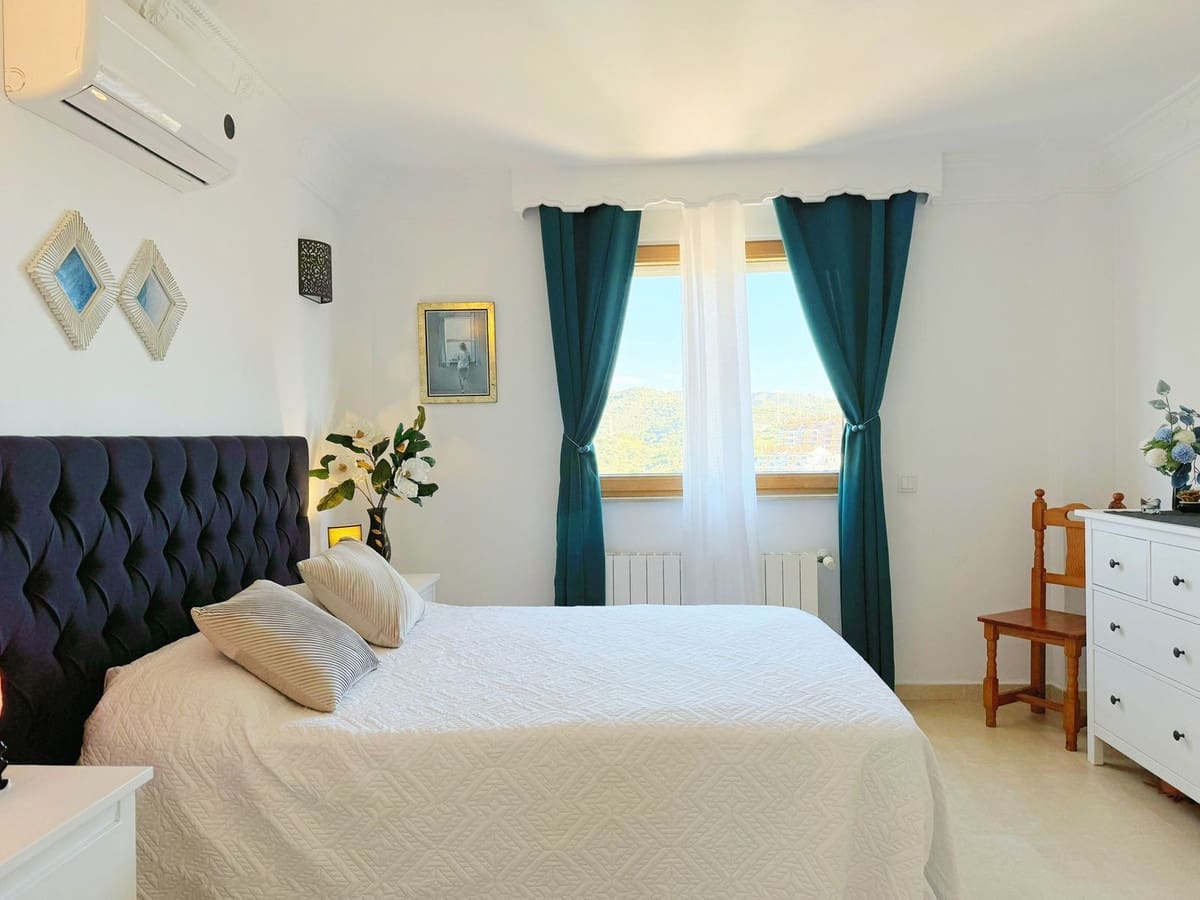 8 bedroom Villa for sale in Elviria with garage - € 1,450,000 (Ref: 9077269)
