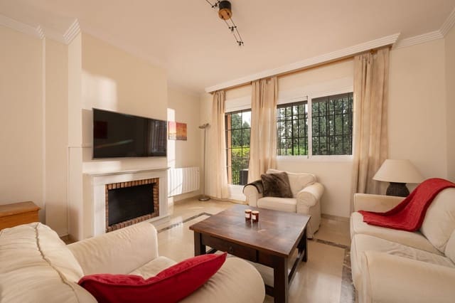 5 quarto Moradia para venda em Elviria, Marbella com garagem - 1 100 000 € (Ref: 9077271)