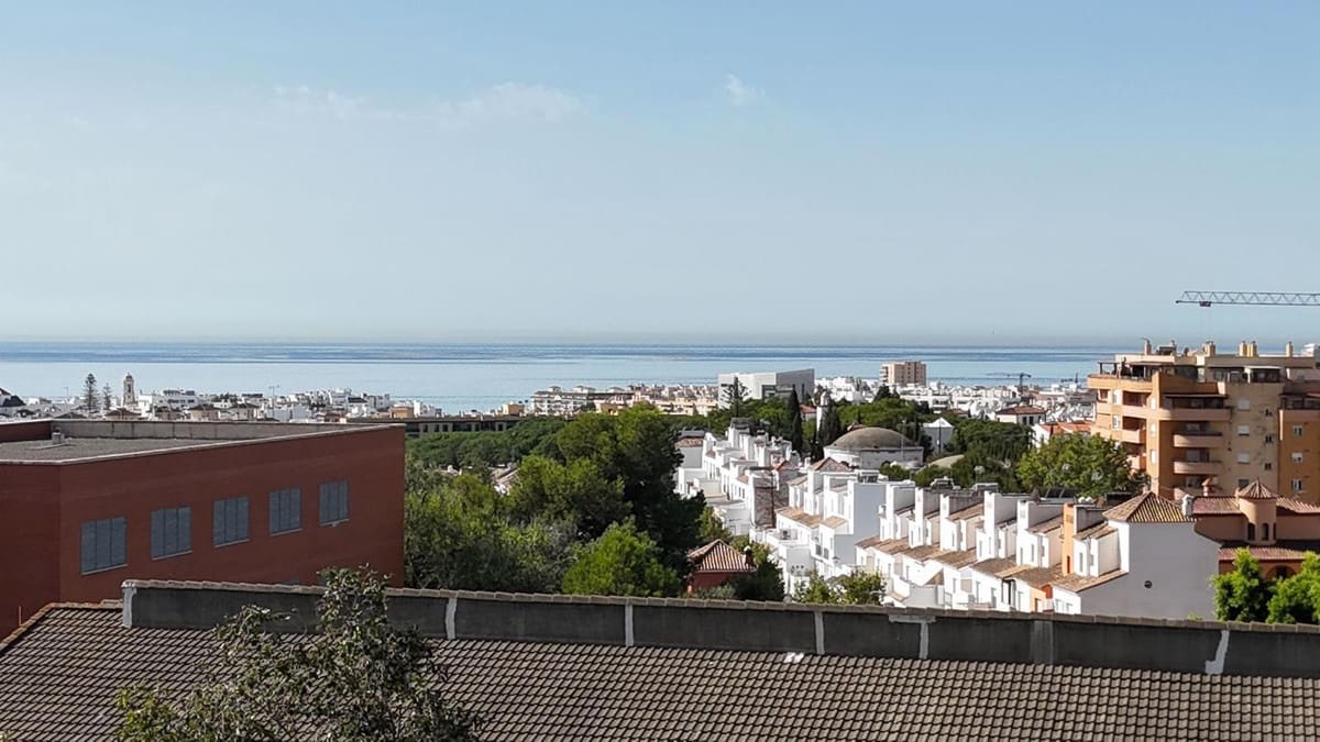 2 chambre Appartement à vendre à Estepona avec garage - 430 000 € (Ref: 9077303)