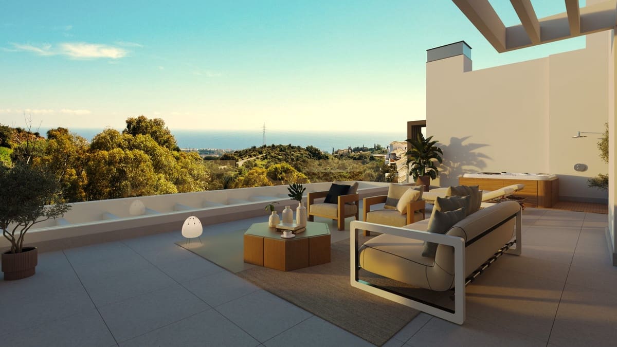 2 bedroom Apartment for sale in Marbella with garage - € 645,000 (Ref: 9077355)