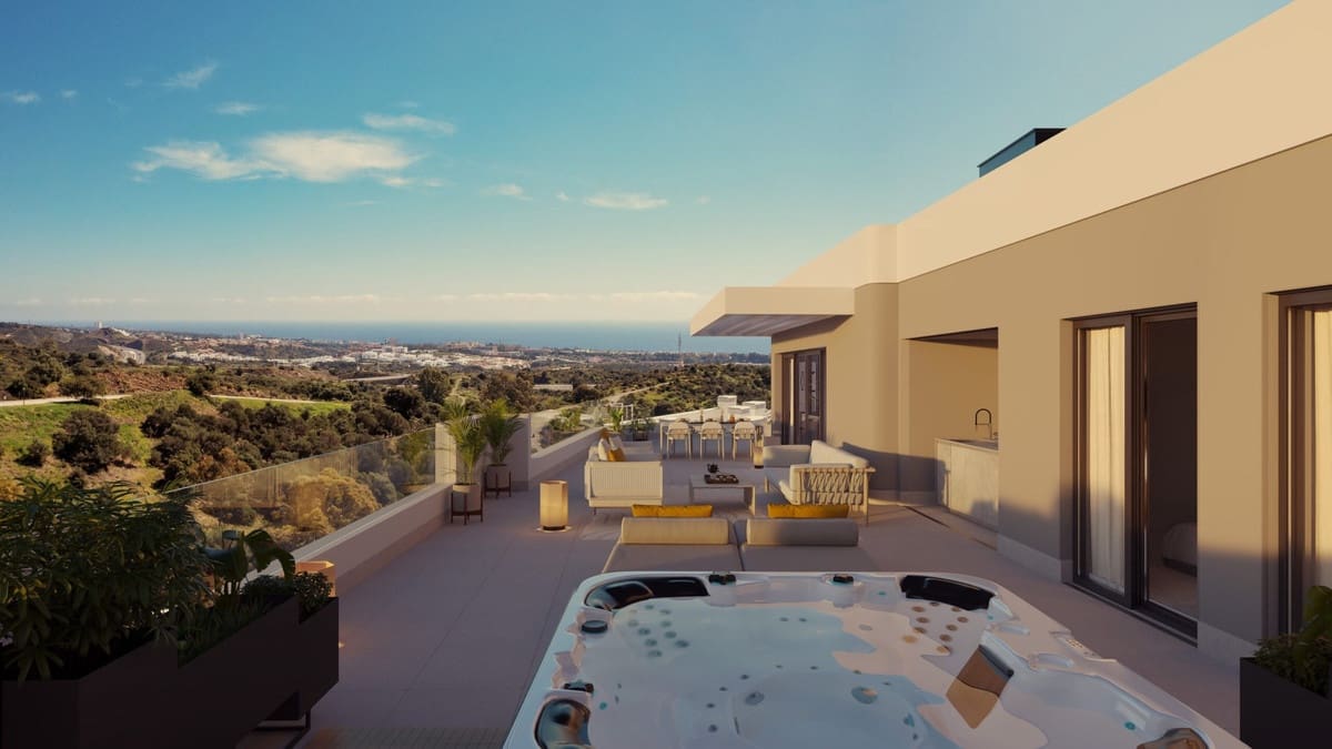 2 bedroom Apartment for sale in Marbella with garage - € 645,000 (Ref: 9077355)