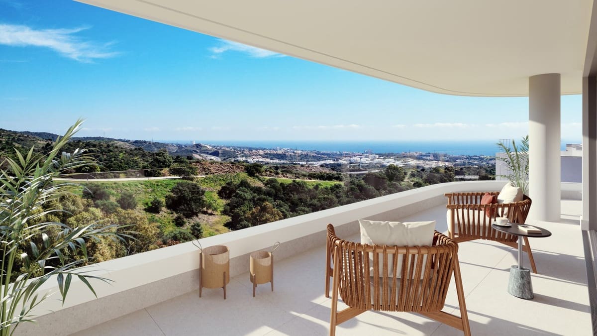 2 bedroom Apartment for sale in Marbella with garage - € 590,000 (Ref: 9077355)