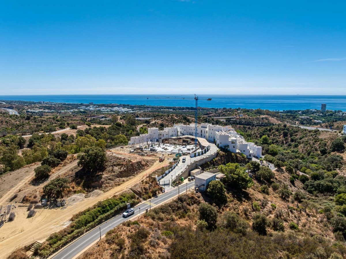 2 bedroom Apartment for sale in Marbella with garage - € 590,000 (Ref: 9077355)