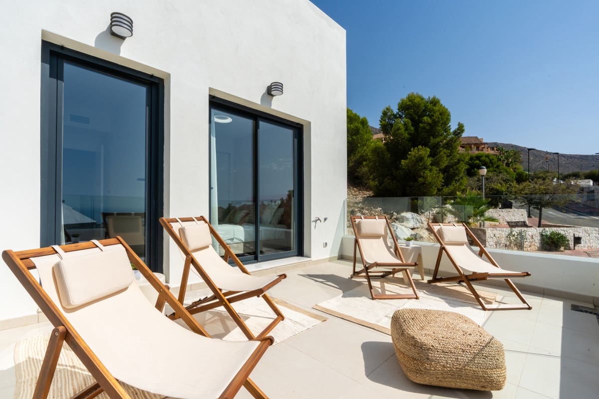 2 bedroom Apartment for sale in Benalmadena with garage - € 450,000 (Ref: 9077357)