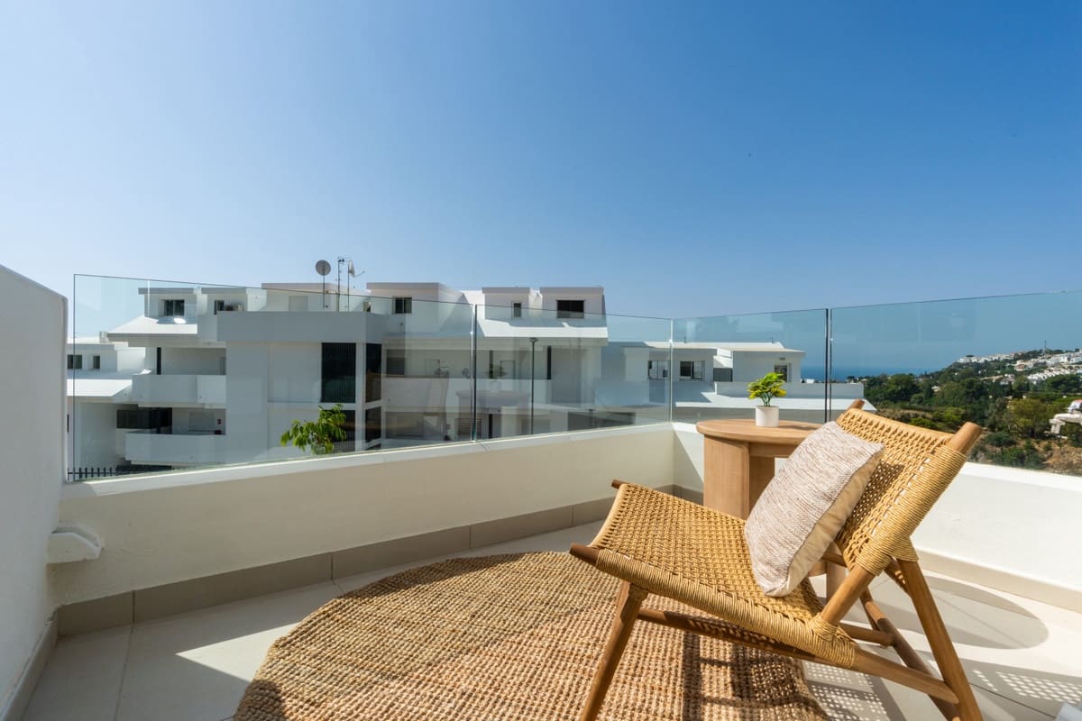2 bedroom Apartment for sale in Benalmadena with garage - € 450,000 (Ref: 9077357)