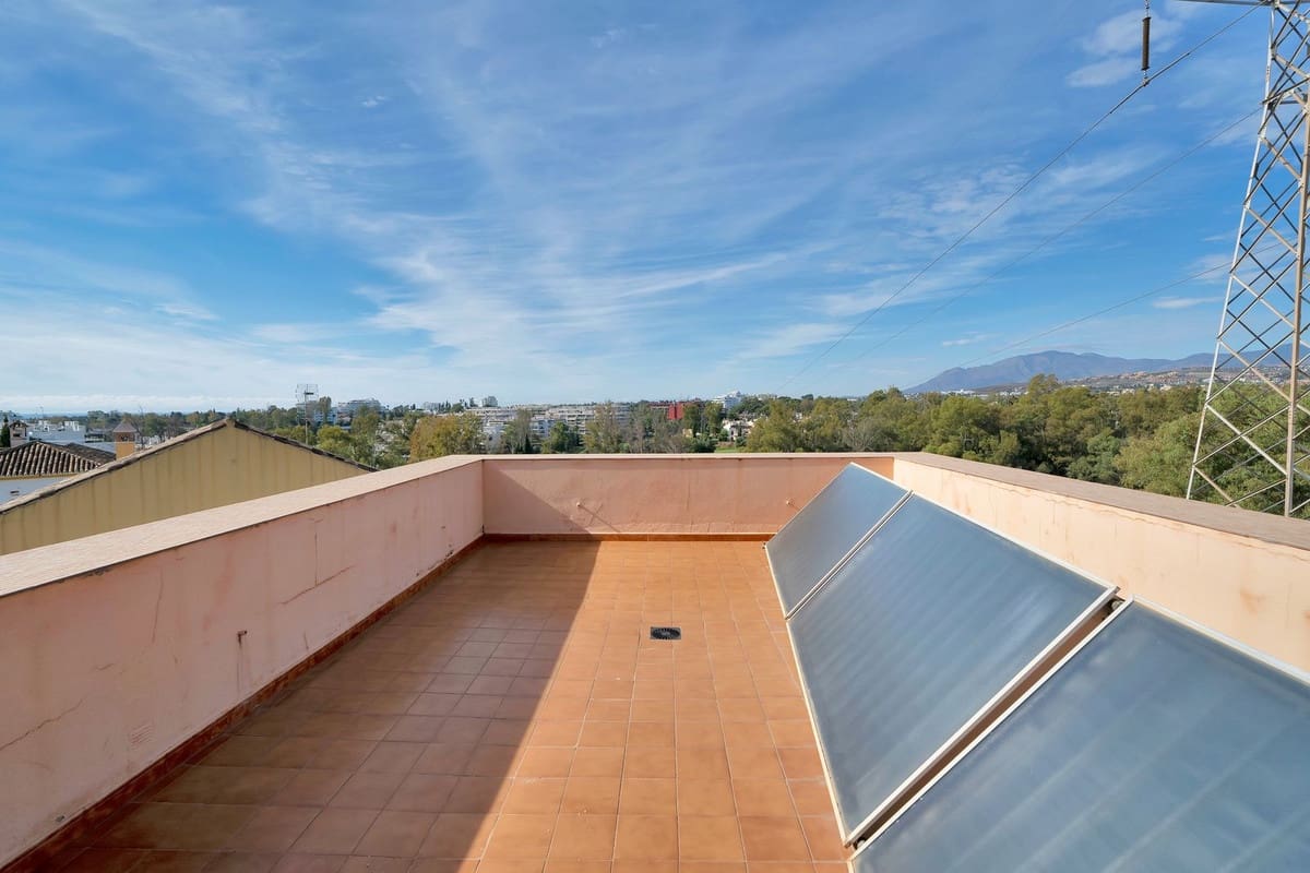 6 bedroom Villa for sale in San Pedro de Alcantara with garage - € 1,400,000 (Ref: 9077363)