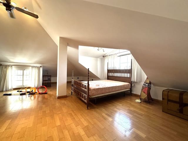 Chalet de 5 habitaciones en San Pedro de Alcantara, Marbella en venta - 1.395.000 € (Ref: 9077364)