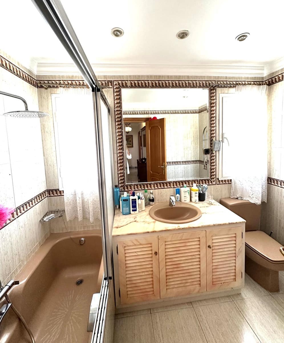 Chalet de 5 habitaciones en San Pedro de Alcantara en venta - 1.395.000 € (Ref: 9077364)