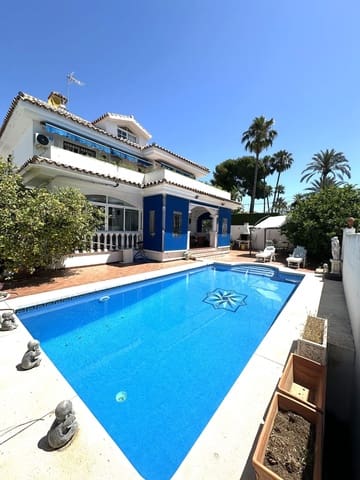 Chalet de 5 habitaciones en San Pedro de Alcantara, Marbella en venta - 1.395.000 € (Ref: 9077364)