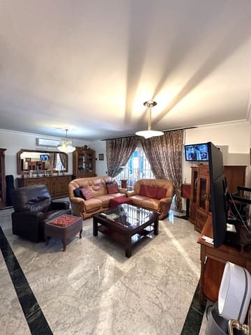 Chalet de 5 habitaciones en San Pedro de Alcantara, Marbella en venta - 1.395.000 € (Ref: 9077364)