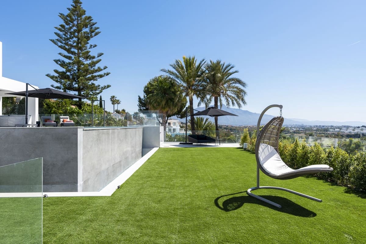 6 soverom Villa til salgs i El Paraiso med garasje - € 6 500 000 (Ref: 9077366)