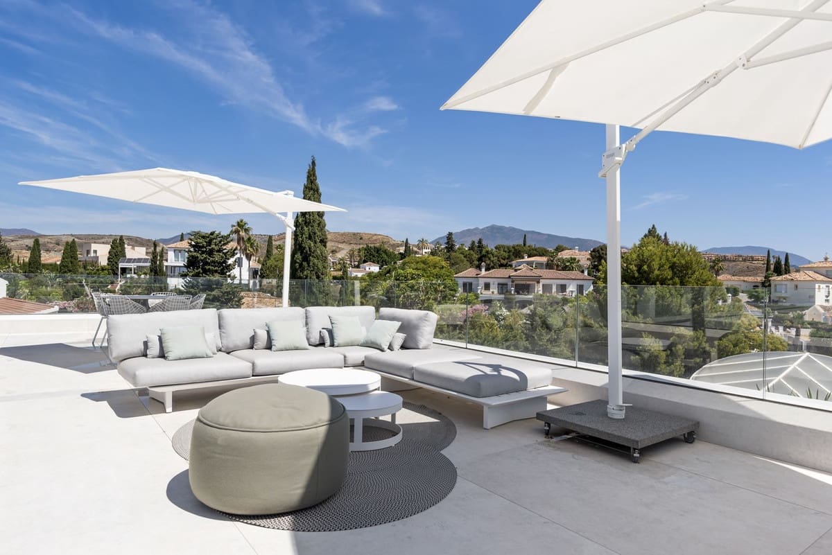 6 soverom Villa til salgs i El Paraiso med garasje - € 6 500 000 (Ref: 9077366)