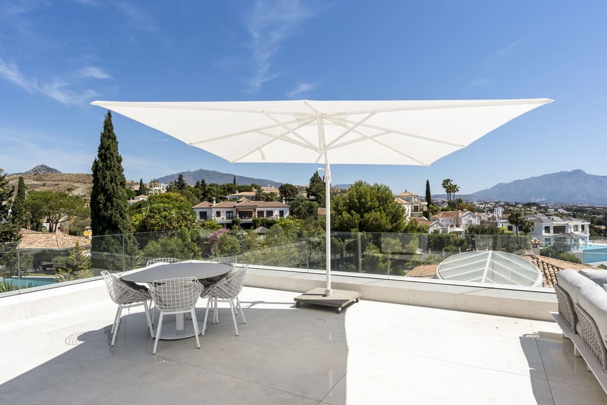 6 soverom Villa til salgs i El Paraiso med garasje - € 6 500 000 (Ref: 9077366)