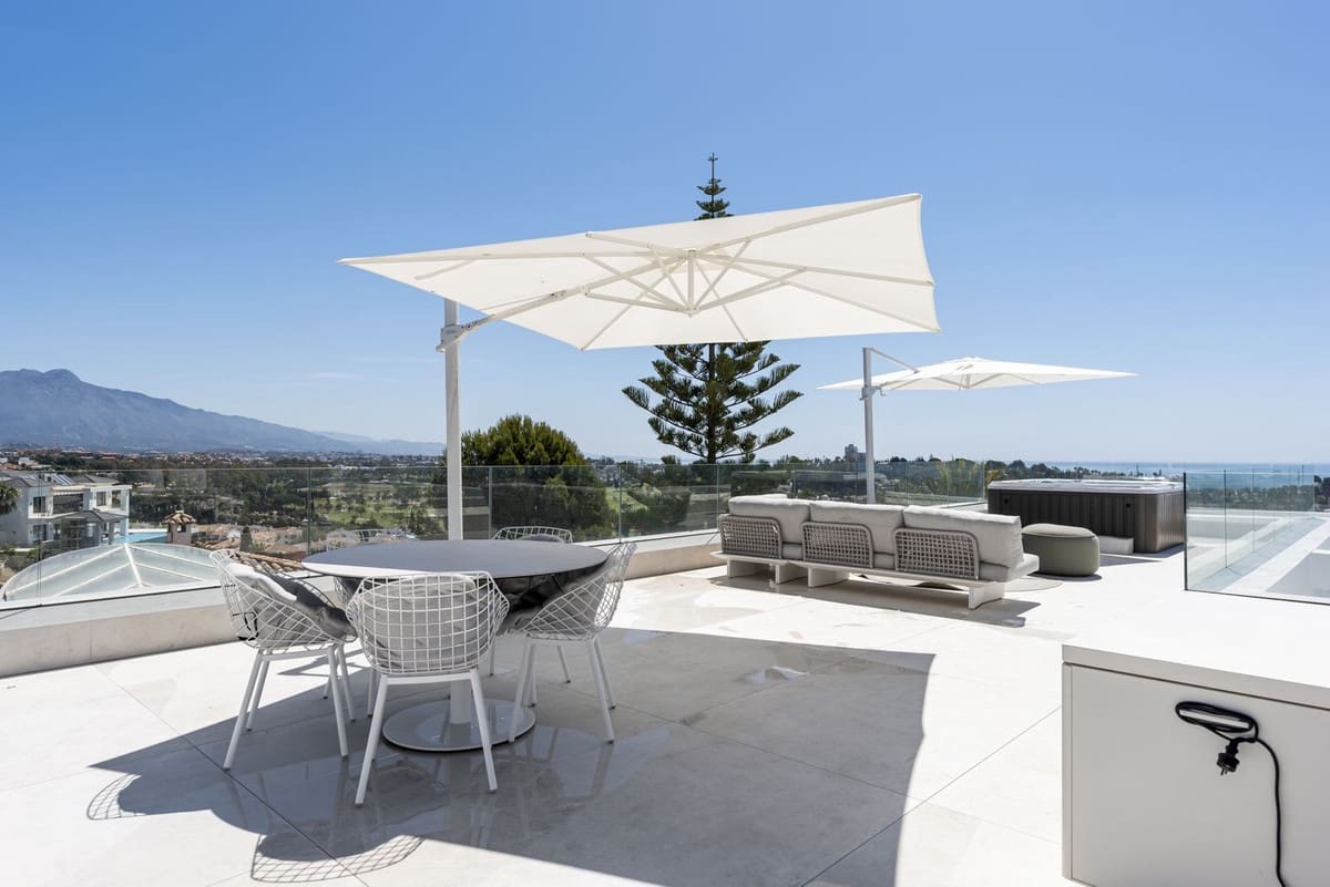 6 soverom Villa til salgs i El Paraiso med garasje - € 6 500 000 (Ref: 9077366)