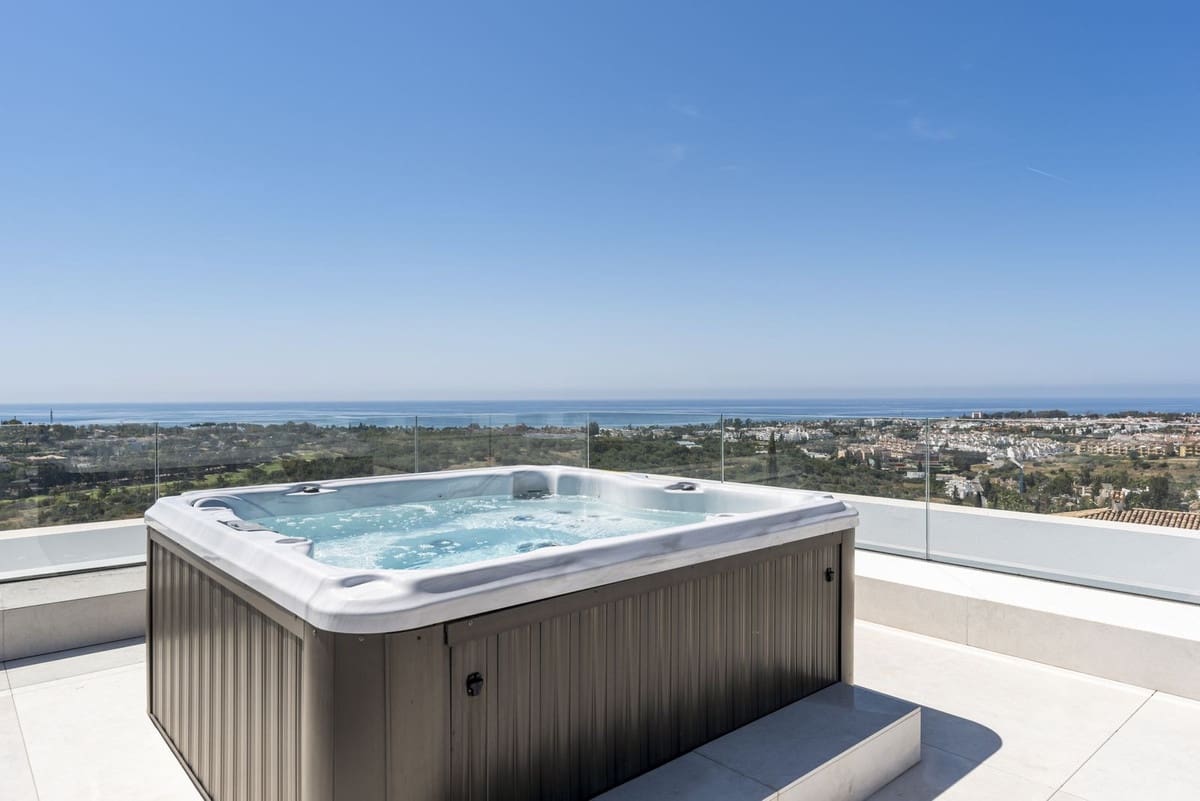 6 soverom Villa til salgs i El Paraiso med garasje - € 6 500 000 (Ref: 9077366)