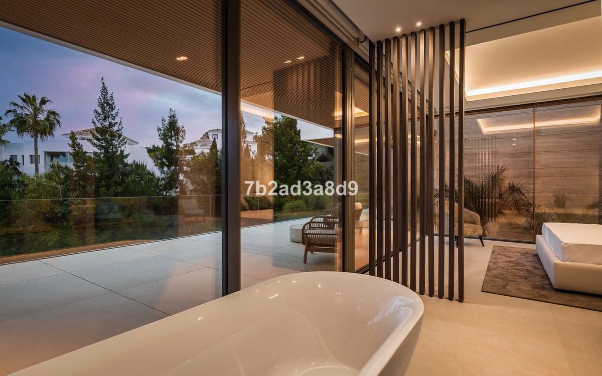 5 soverom Villa til salgs i El Paraiso med garasje - € 4 990 000 (Ref: 9077367)